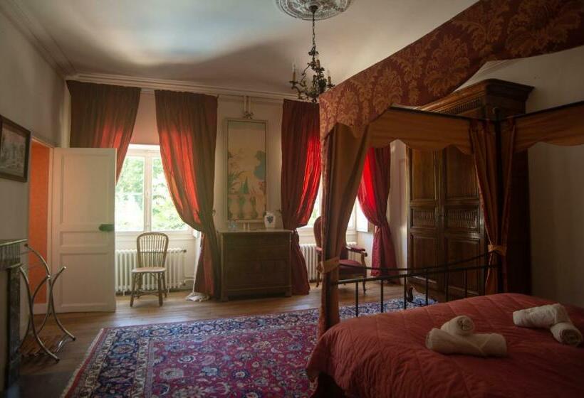 Семейный Номер Вид на Сад, Chateau De Rhodes