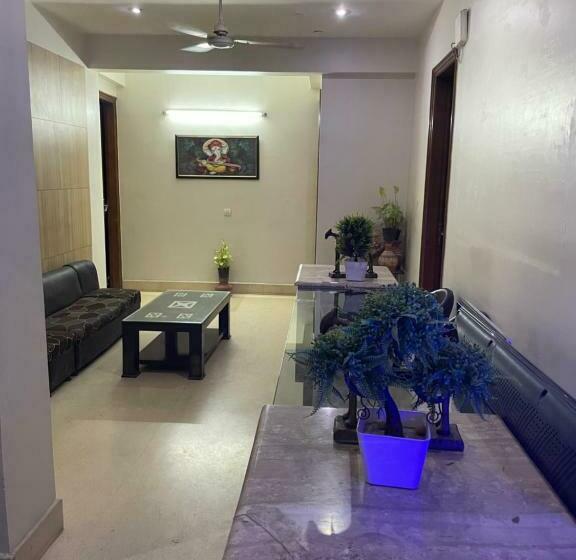 اتاق استاندارد با بالکن, Lutyens Villa Guest House Rooms