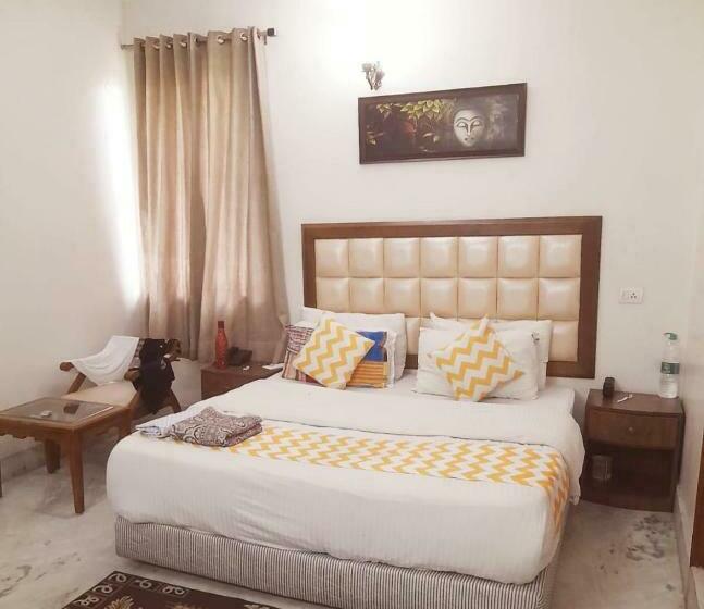 اتاق استاندارد با بالکن, Lutyens Villa Guest House Rooms