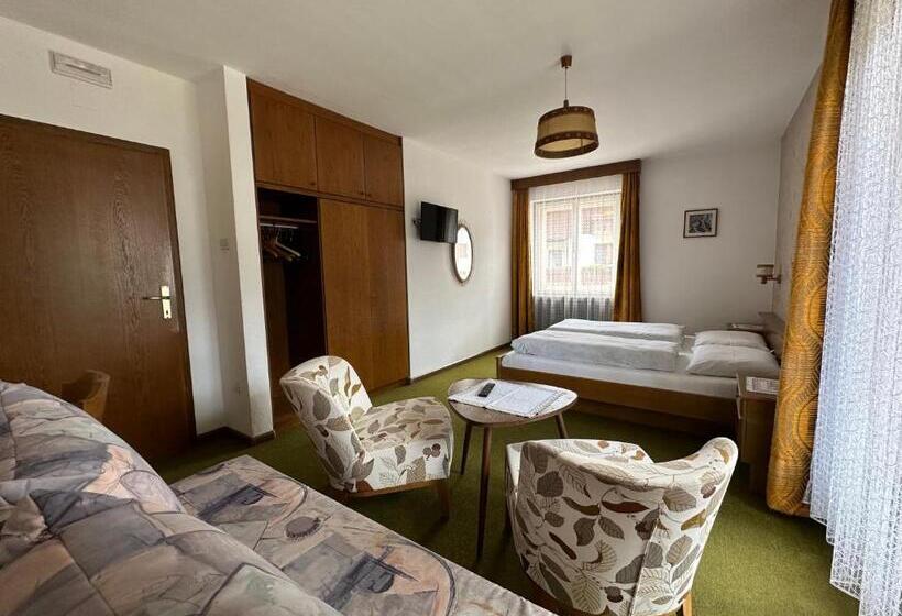 Стандартный внешний трехместный номер с ванной комнатой, B&b & Apartments Gasser
