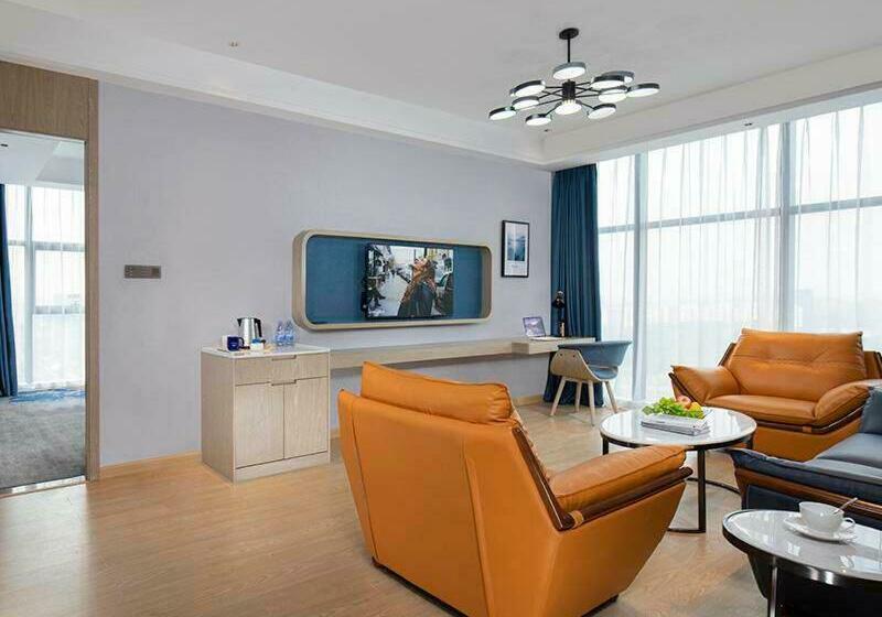 Люкс Премиум, Kyriad Marvelous Hotel Fangchenggang Administration Center High Speed Railway Station