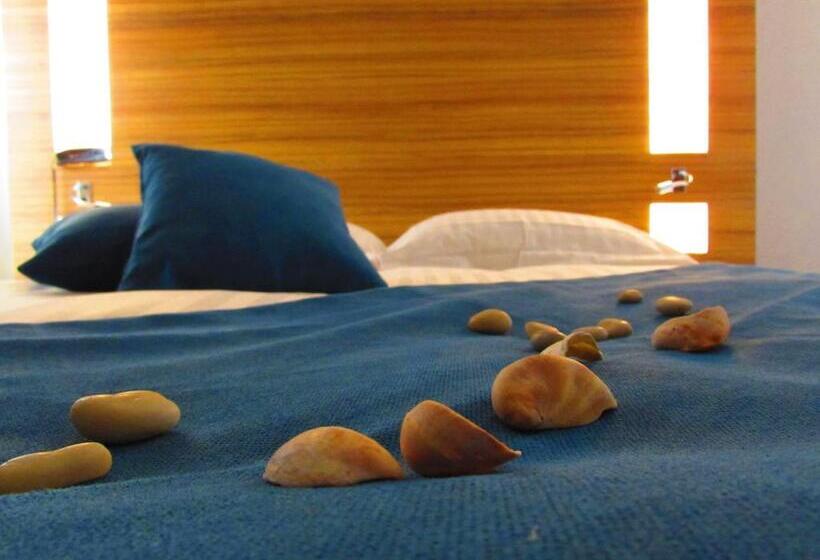 Номер Стандарт Трехместный, Brit Hotel & Spa Saint Brieuc Plérin