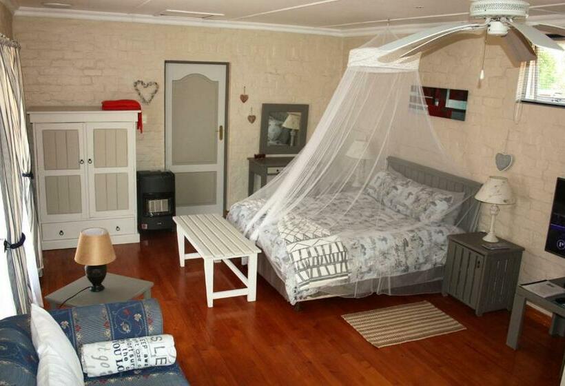 Студия Стандарт, Cloverleigh Guest House