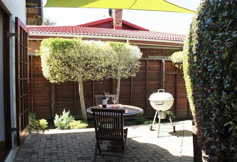 Студио Стандарт Вид на Сад, Cloverleigh Guest House