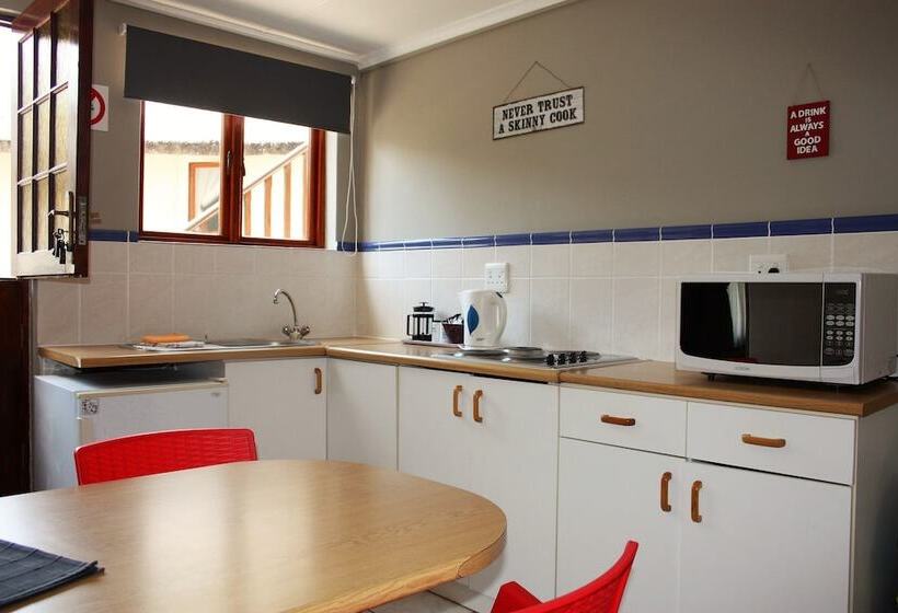 Апартаменты 2 Спальни, Cloverleigh Guest House