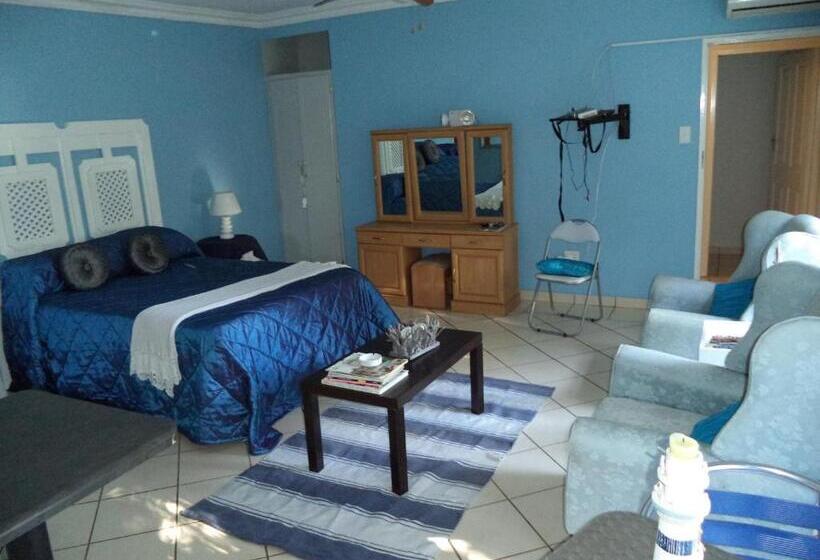 Studio Standard, Heatherdale Guesthouse & Shuttle Services