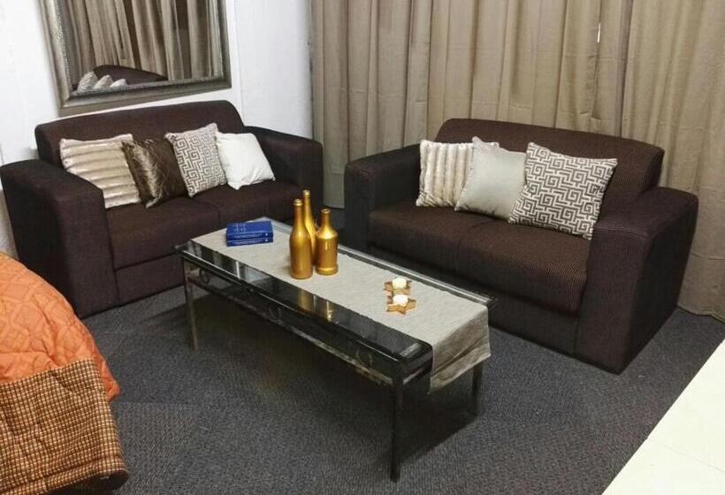 Chata, Heatherdale Guesthouse & Shuttle Services