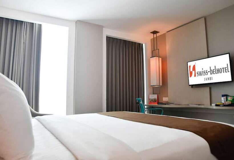Номер Deluxe, Swiss Belhotel Jambi