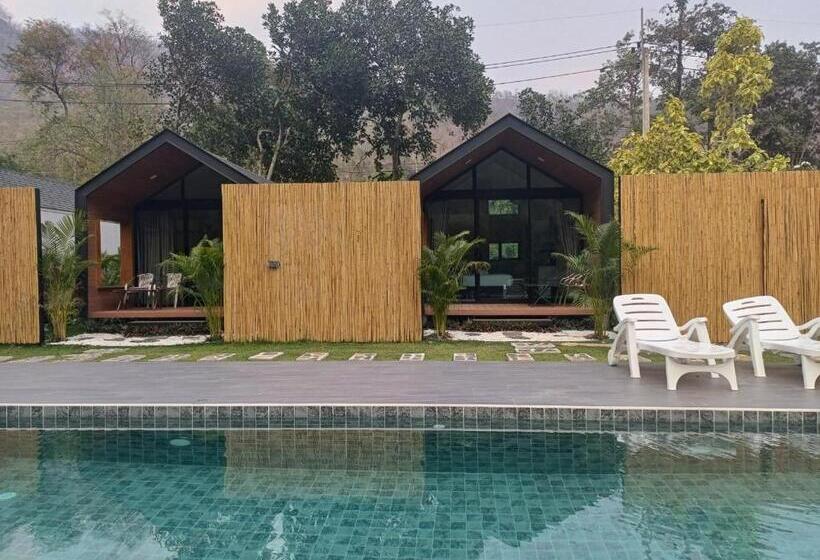 Номер Deluxe Кровать Кинг, Lake Hill Resort Kanchanaburi