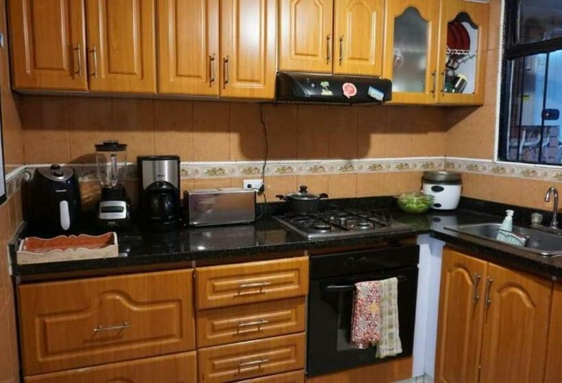 اتاق استاندارد با سرویس بهداشتی مشترک, Bogotá Rooms Aeropuerto Y Centro Conecta