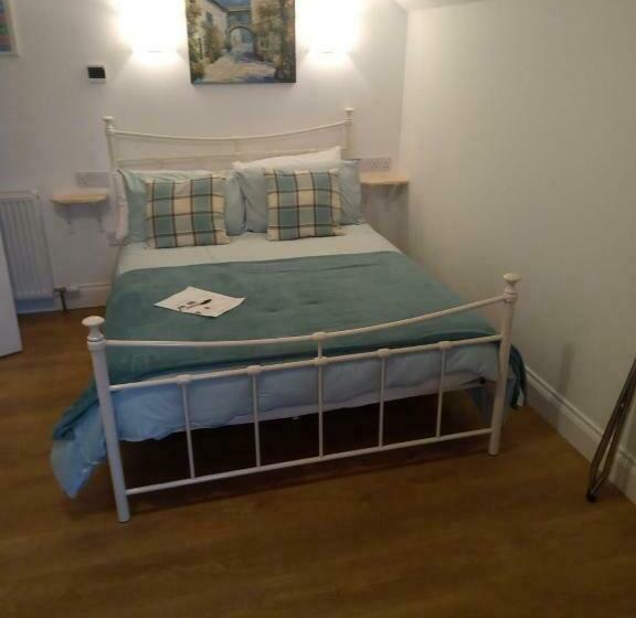 Номер Стандарт, Atherstone Guest House
