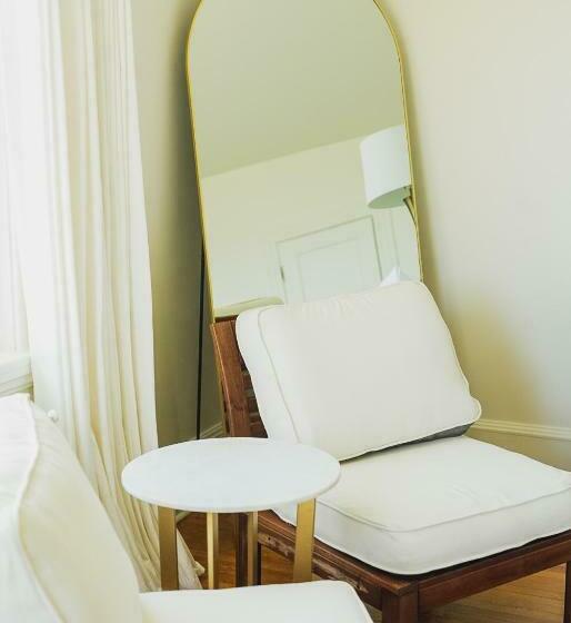 스탠다드 룸 킹사이즈 침대, Bellview Luxury Suites