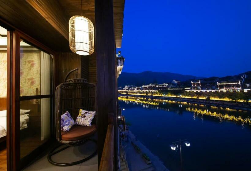 Номер Deluxe Вид на Море, Fenghuang Slowly Time Inn
