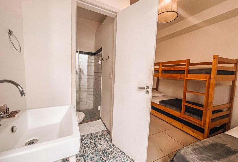 اتاق استاندارد چهار تخته, Casa Tuxi