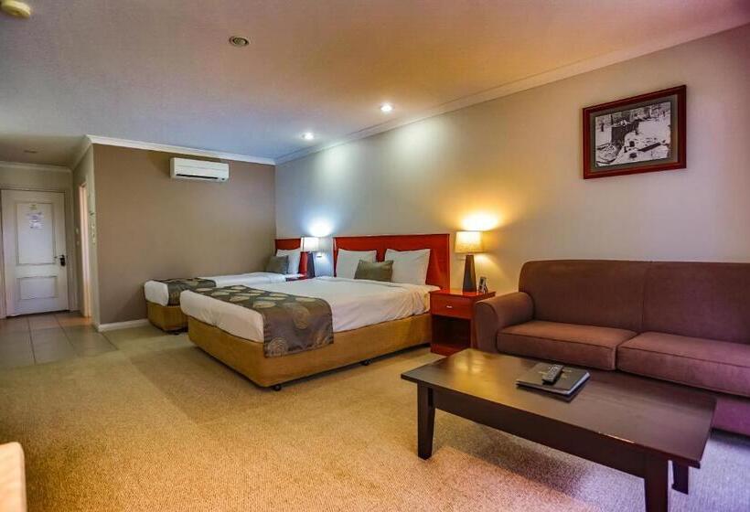 스탠다드 스튜디오, Murray Waters Motor Inn & Apartments