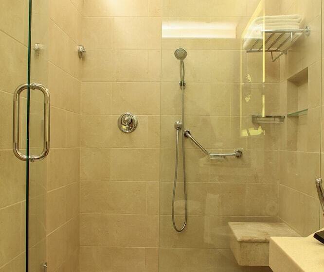 اتاق لوکس یک تخته, Thousand Nights Hotel Amman