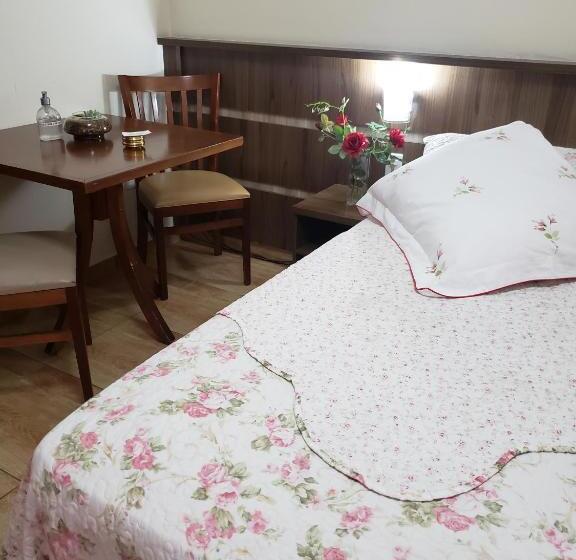 带按摩浴盆的套房, Grand Enio Hotel E Cantina