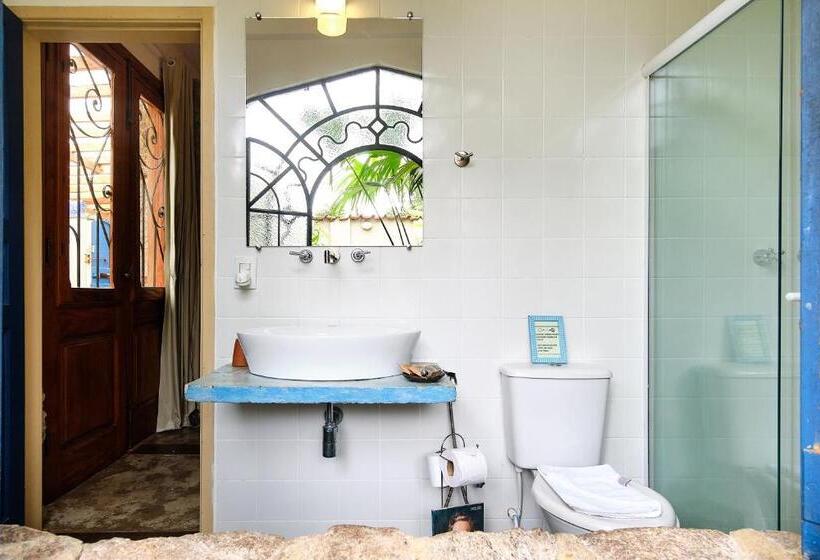 Quarto Estandar com Hidromassagem, Pousada Pontal Gardens