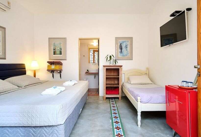 Quarto Triplo Superior, Pousada Pontal Gardens