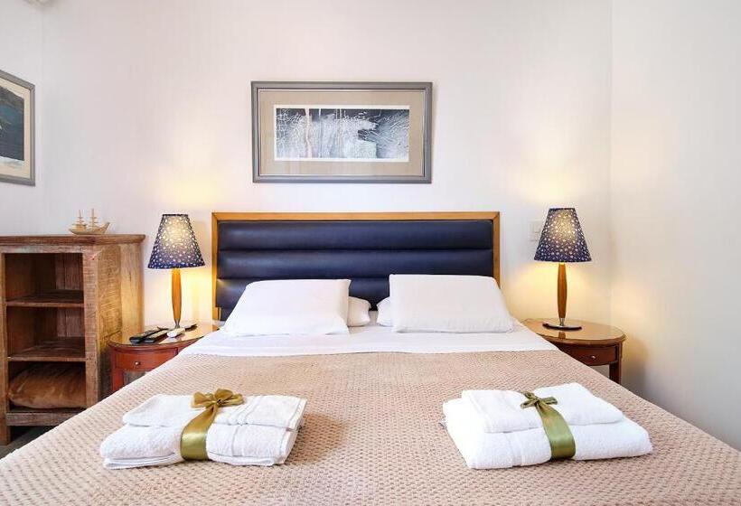 Quarto Estandar com Hidromassagem, Pousada Pontal Gardens