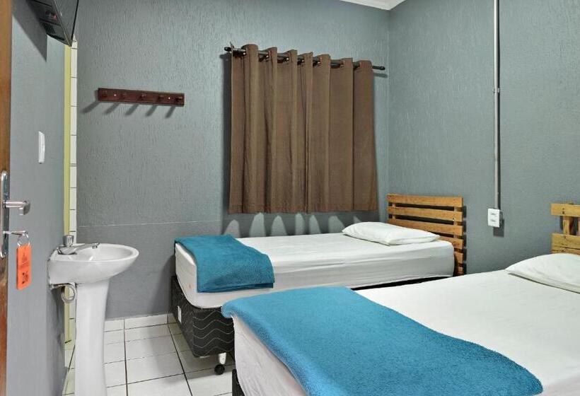Quarto Estandar Individual, & Hostel Ribeirao