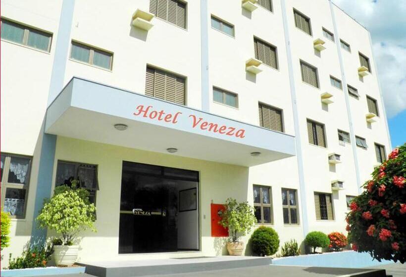 디럭스 룸, Veneza