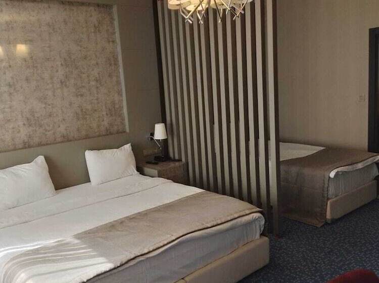 Трехместный Номер Deluxe, Acar Suite