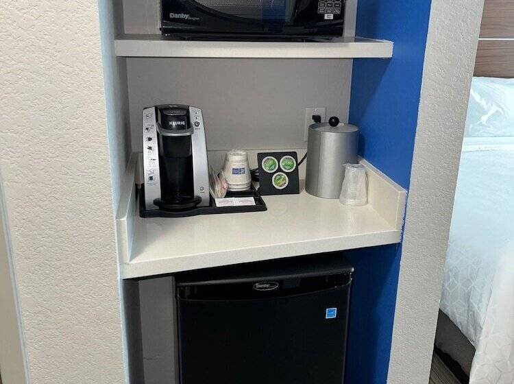 스탠다드 룸, Holiday Inn Express & Suites Moore, An Ihg