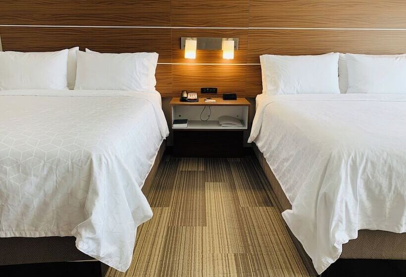 스위트, Holiday Inn Express & Suites Moore, An Ihg