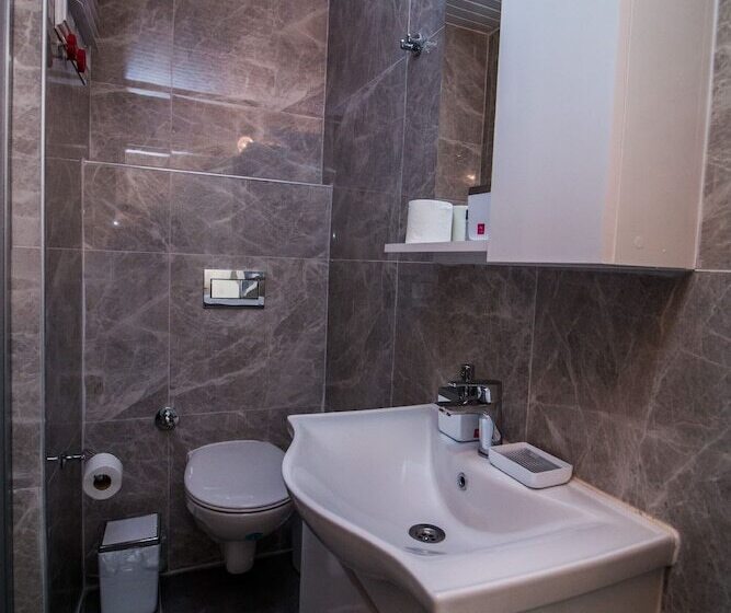 Quarto Triplo Estandar, Parus