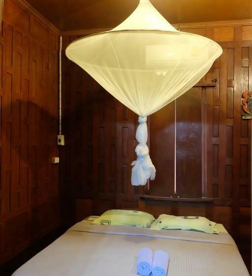 스탠다드 룸 공동 욕실, Ruennamyen Resort Amphawa