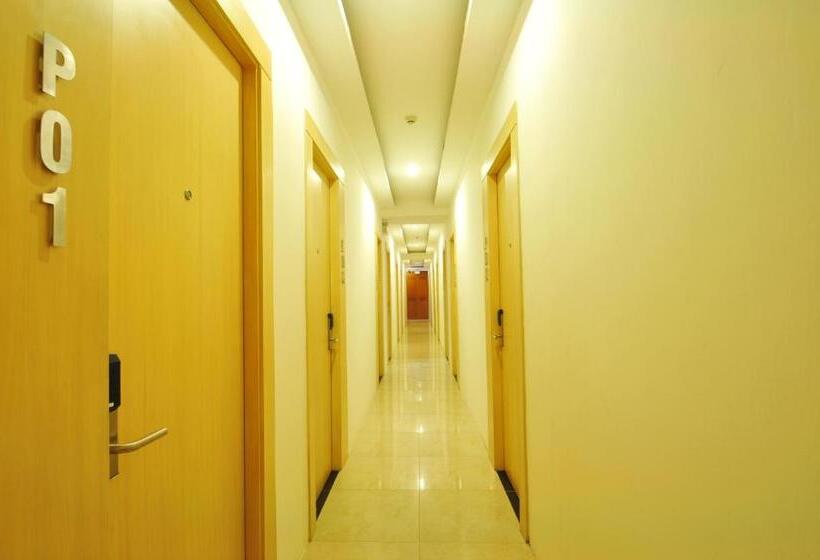 스탠다드 룸 공동 욕실, The Bedrooms Hostel Pattaya