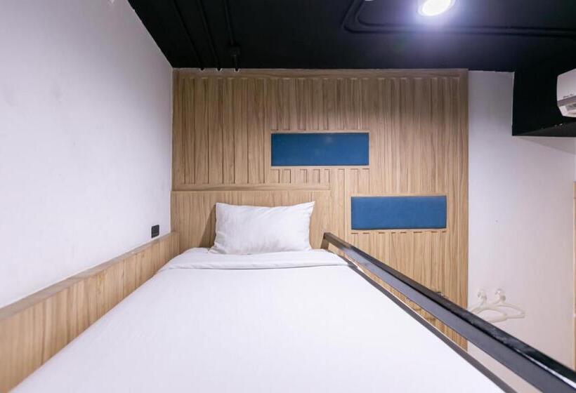 스탠다드 룸 2층 침대, The Bedrooms Hostel Pattaya