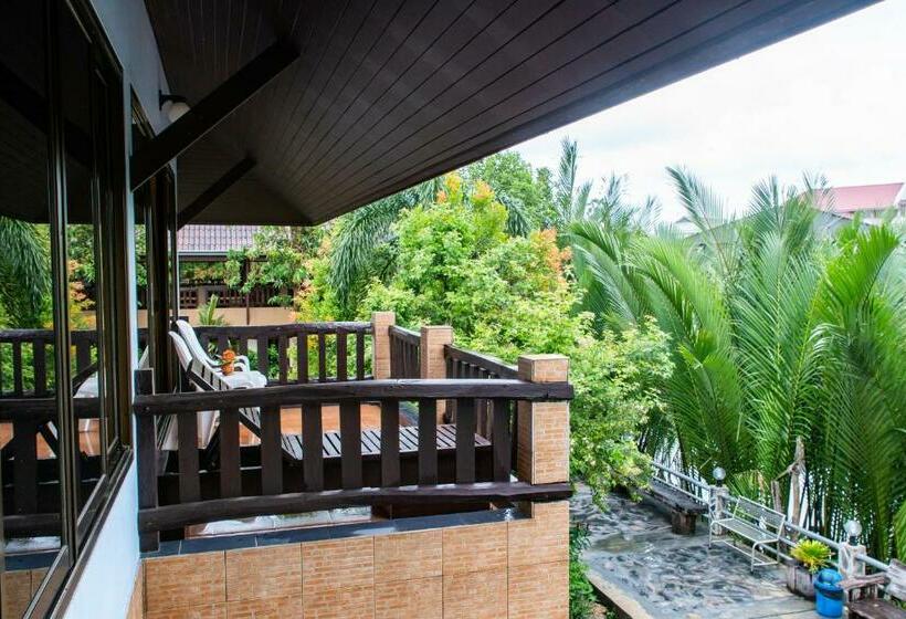 اتاق استاندارد سه نفره, Baanrimnam Resort Trat