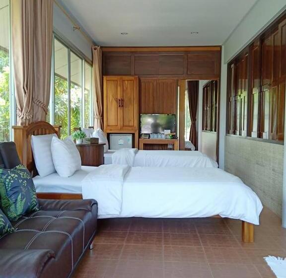 اتاق استاندارد چهار تخته, Baanrimnam Resort Trat