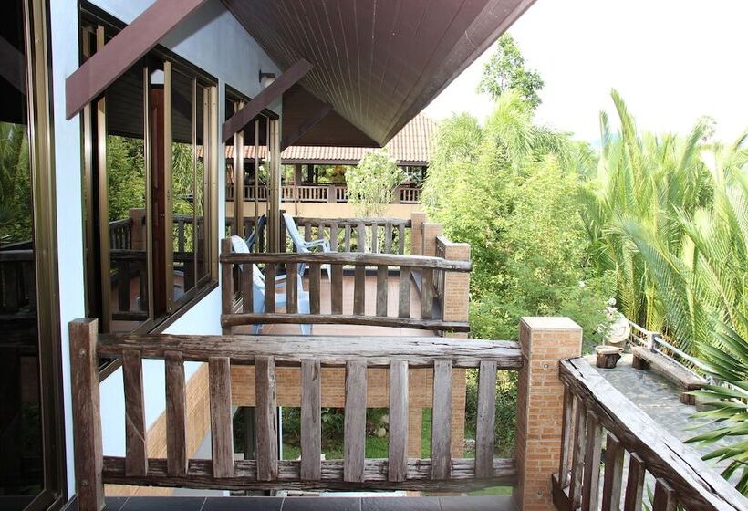 اتاق استاندارد سه نفره, Baanrimnam Resort Trat