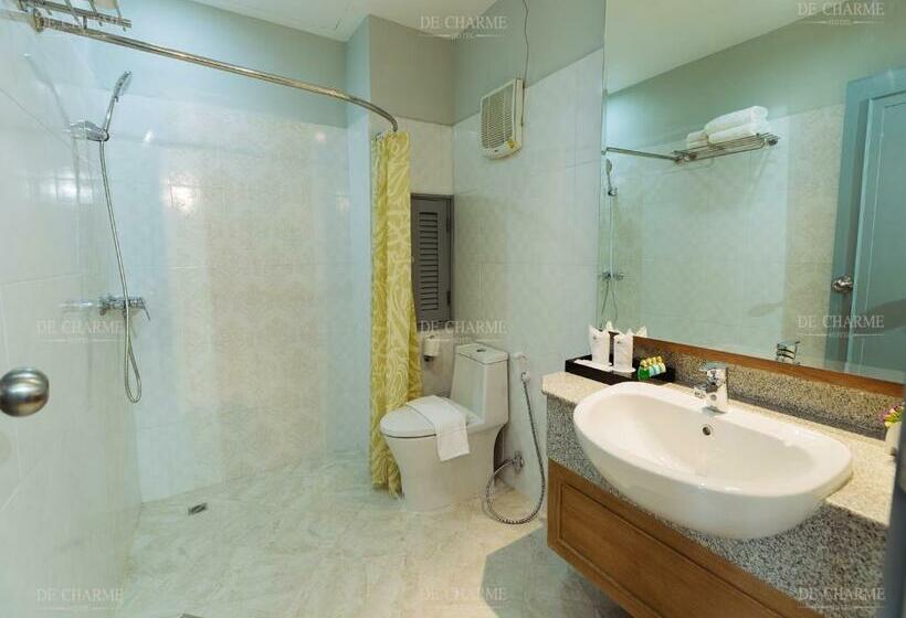 سوییت لوکس, Decharme Hotel Sha Plus