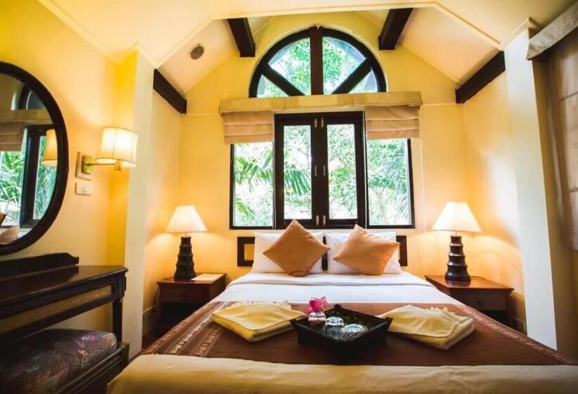 Вилла 3 Спальни, Natural Park Resort Pattaya