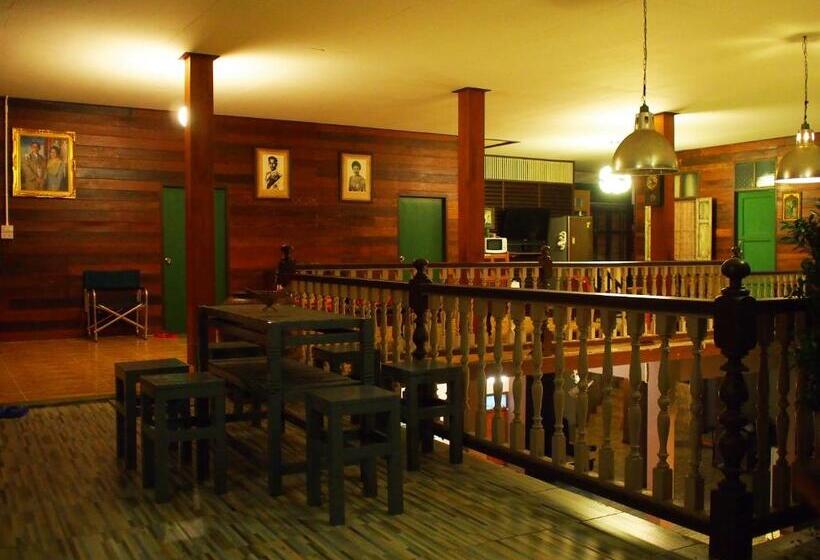 キングサイズベッドのスタンダードルーム, Chommuang Guest House