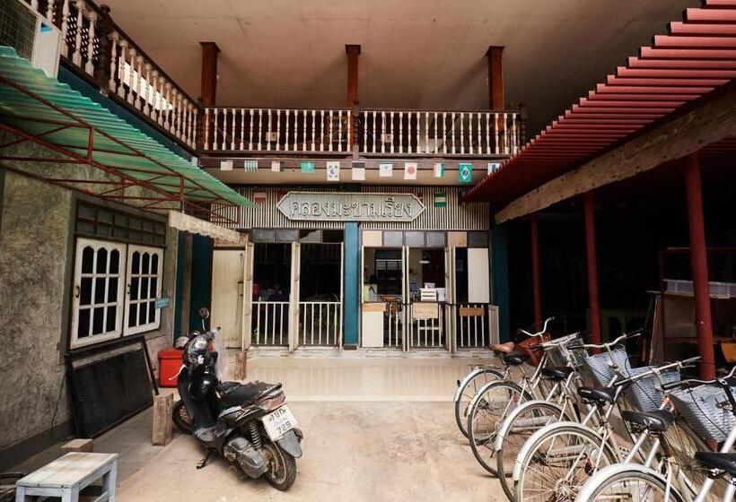 バス共有のスタンダードルーム, Chommuang Guest House