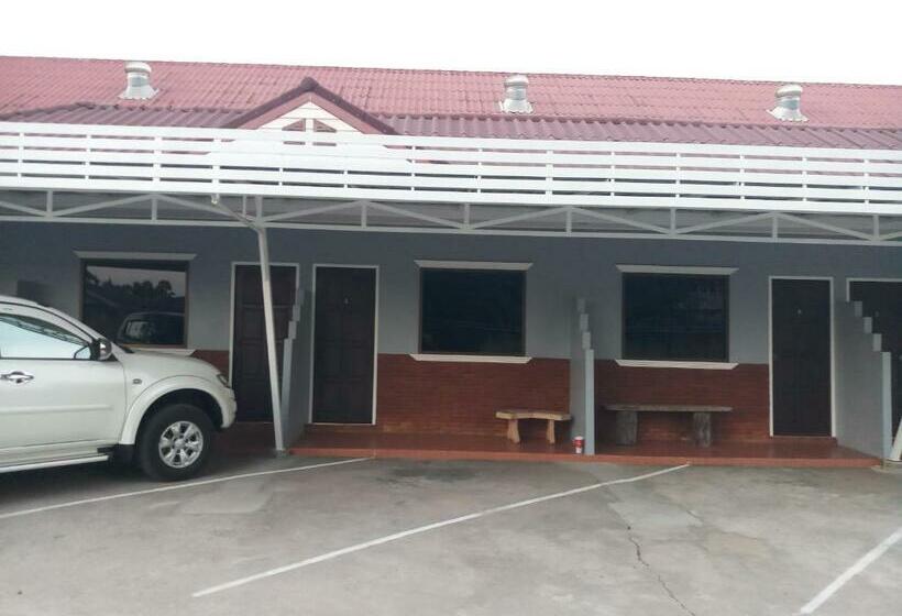 디럭스 룸, Baan Din Baramee Resort