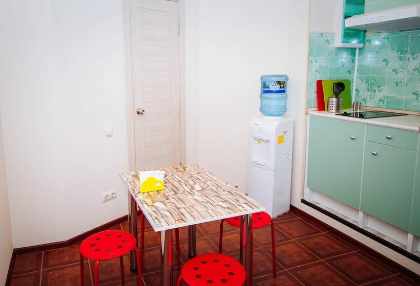 침실 1개 아파트, Bugrov Hostel