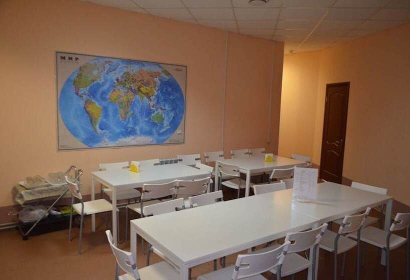 공동 객실, Bugrov Hostel