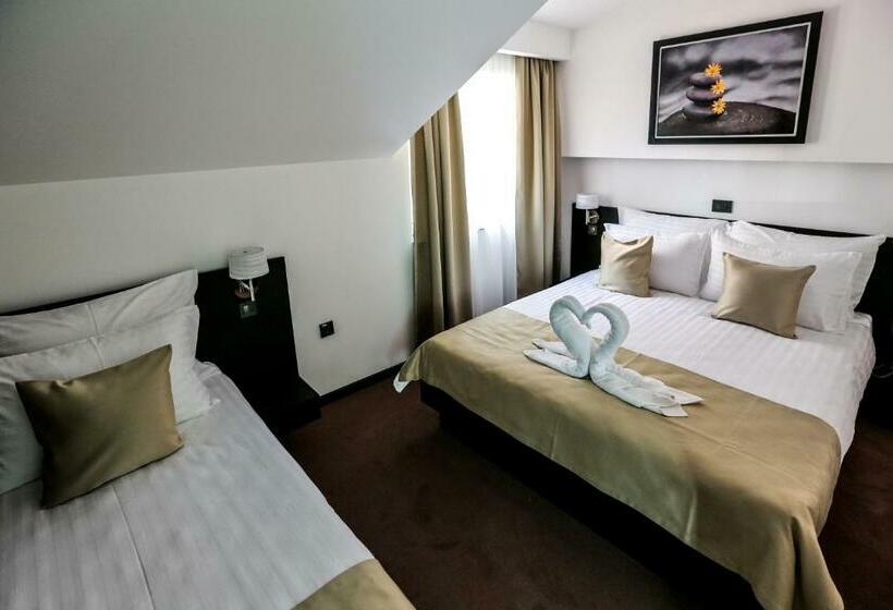 اتاق استاندارد سه نفره, Garni Hotel Zen