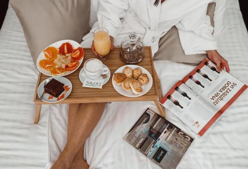 اتاق استاندارد چهار تخته, Garni Hotel Zen