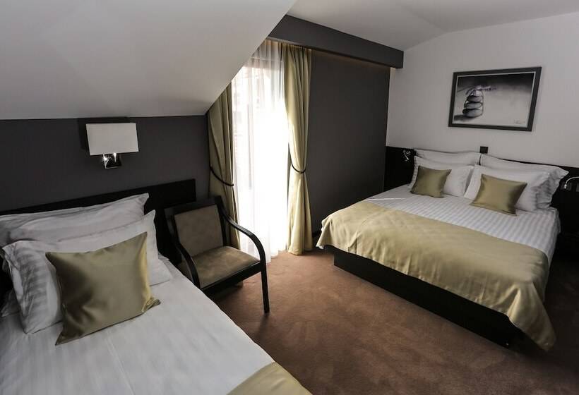 اتاق استاندارد سه نفره, Garni Hotel Zen