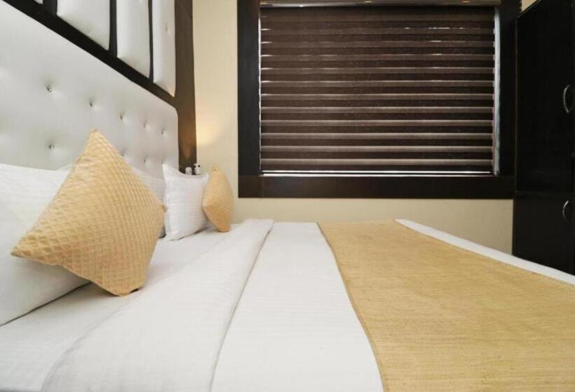 발코니 디럭스 룸, Super Townhouse Dharamshala Near Norbulingka Institute