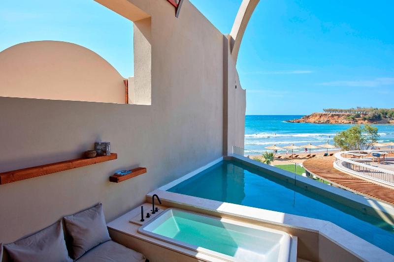 Номер Стандарт Вид на Бассейн, Domes Noruz Chania, Autograph Collection  Adults Only