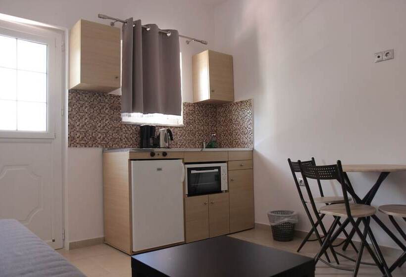 דירת חדר בקומת קרקע, Platoni Elite