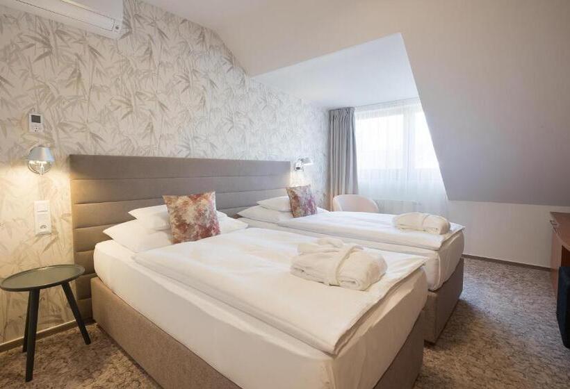 Номер Стандарт, Equitana Hotel Resort